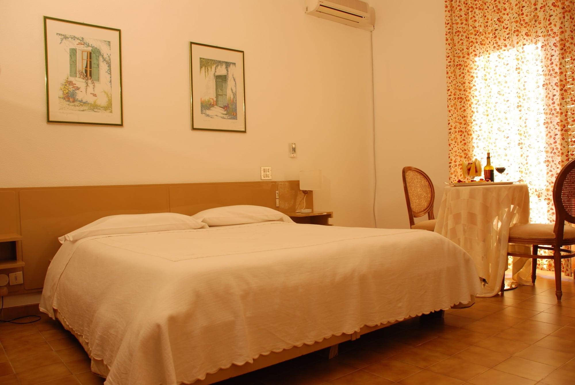 Eden Park Hotel Marina Di Pulsano Kültér fotó