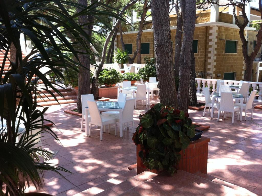 Eden Park Hotel Marina Di Pulsano Kültér fotó