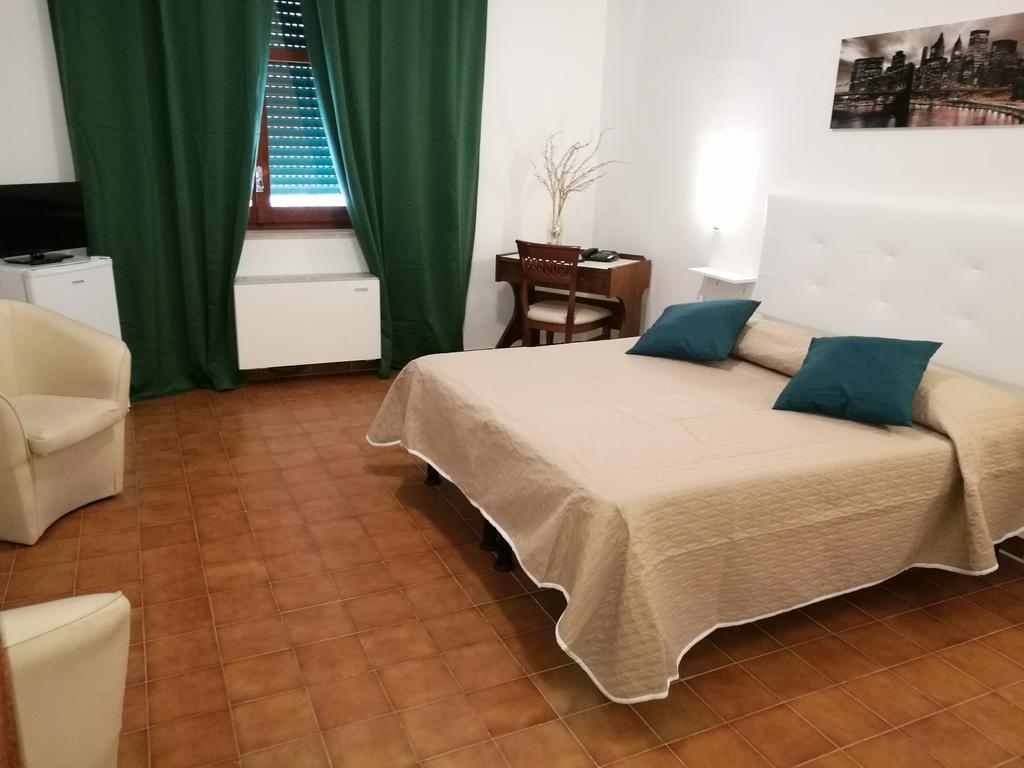 Eden Park Hotel Marina Di Pulsano Kültér fotó