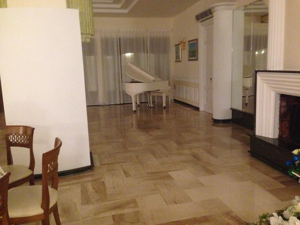 Eden Park Hotel Marina Di Pulsano Kültér fotó