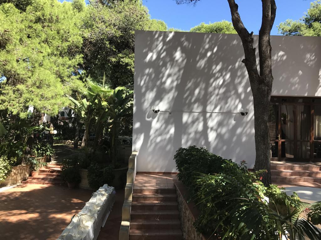 Eden Park Hotel Marina Di Pulsano Kültér fotó