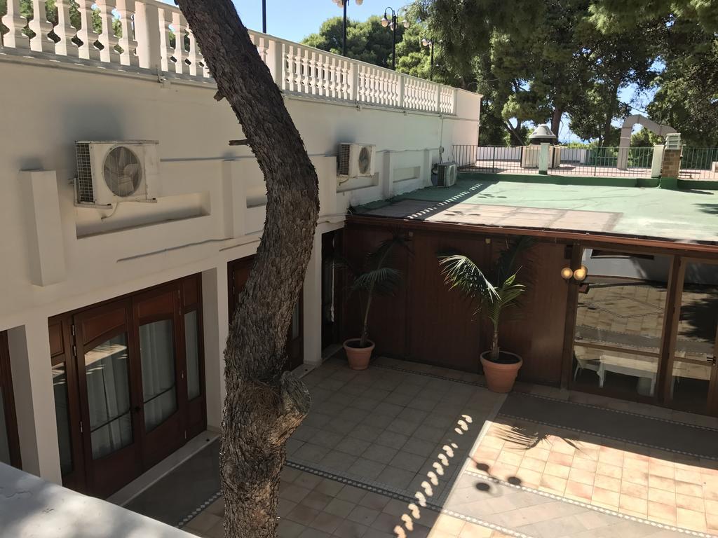 Eden Park Hotel Marina Di Pulsano Kültér fotó