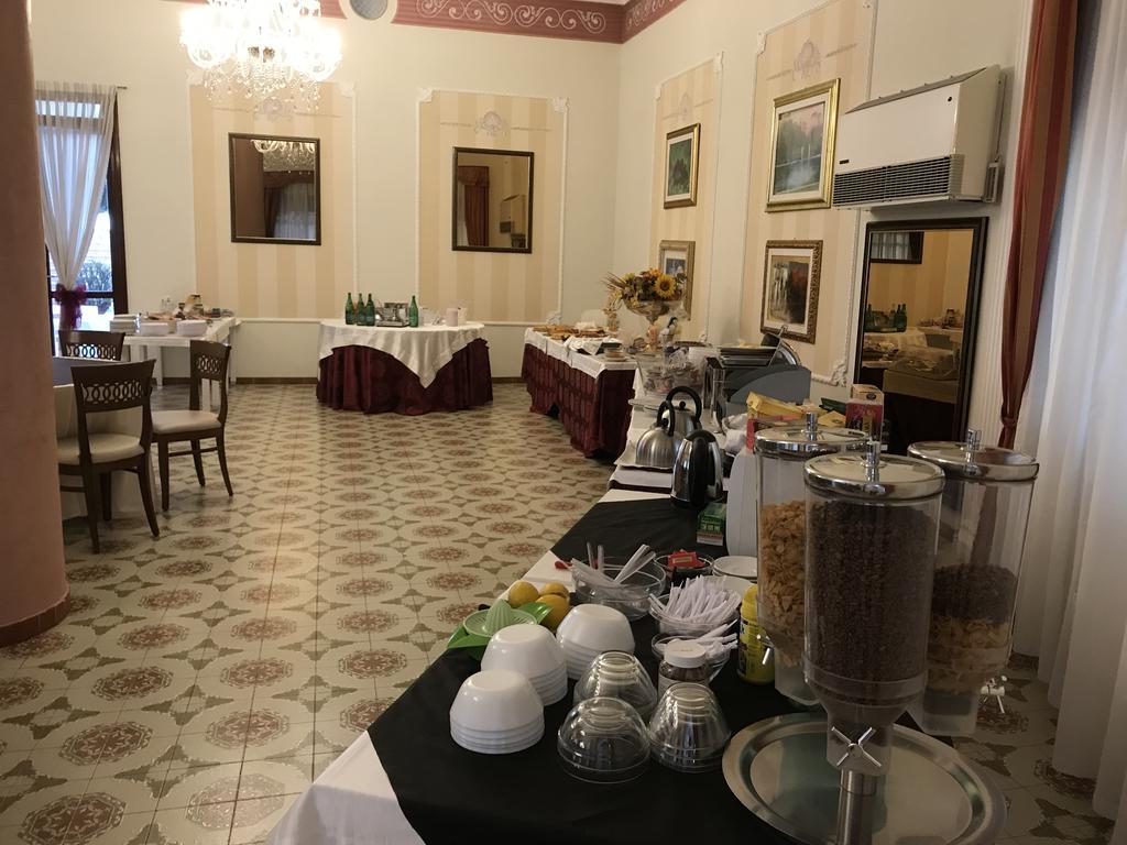 Eden Park Hotel Marina Di Pulsano Kültér fotó